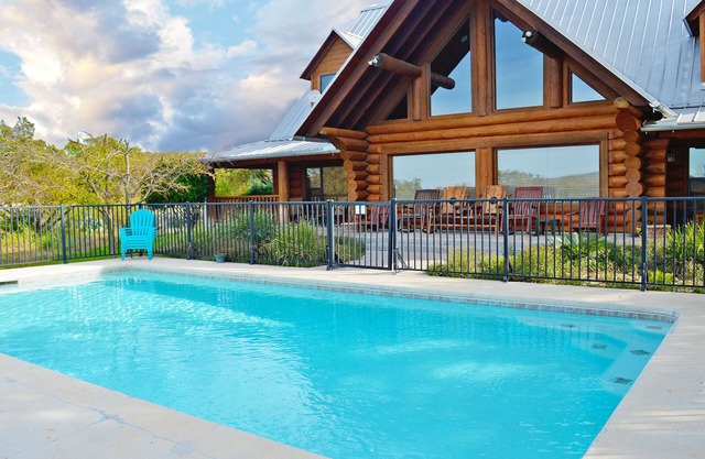 Woodhaven: Cozy Retreat Surrounded by Nature!