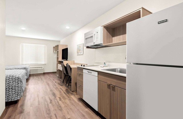Woodspring Suites Savannah West Chatham Parkway