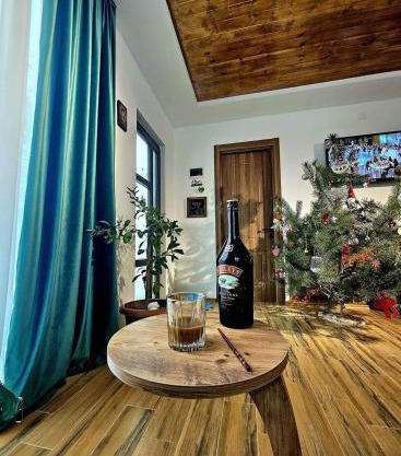 WoodStar/ტყის ვარსკვლავი
