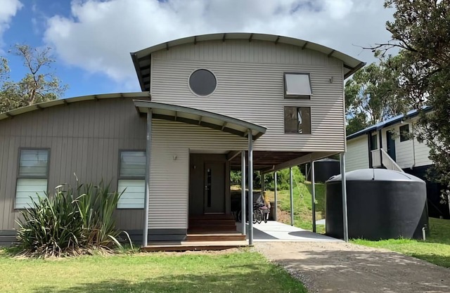 Woorak9 - Lovely modern three bedroom house,