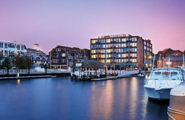 Wyndham Inn on the Harbor, perfect location