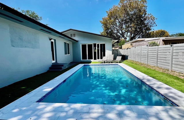 Wynwood Design District Luxe 4-bedroom Villa with Private Pool