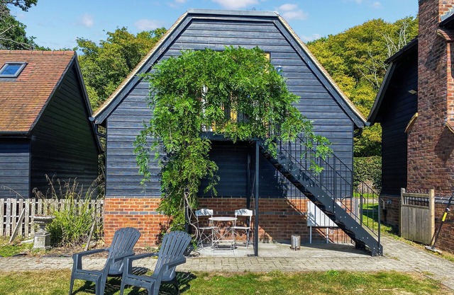 Wysteria, North Lodge