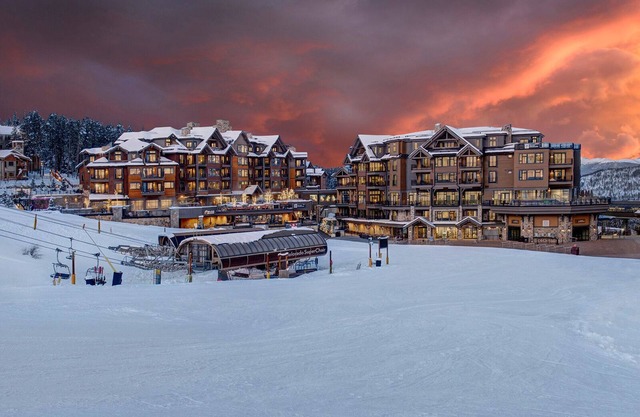 XMAS WEEK Ultimate High Floor Upslope Facing Ski-In-Out 2,600sf 4BR,5BA