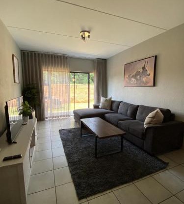 Yanaz Place