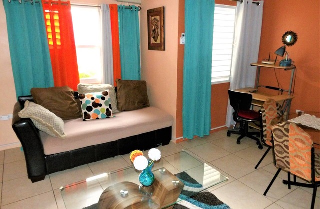 Your Cozy Comfy 2 Bedroom Apt