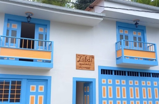Zabdi Apartahotel