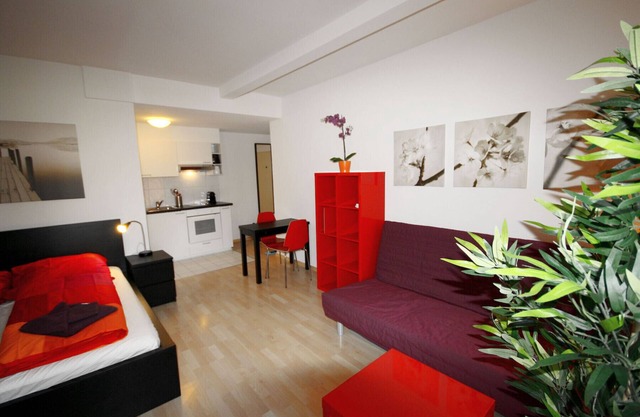 ZH Bartlett - Stauffacher HITrental Apartment
