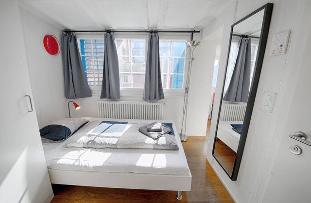 ZH Hof 3 - HITrental Schmidgasse Apartment