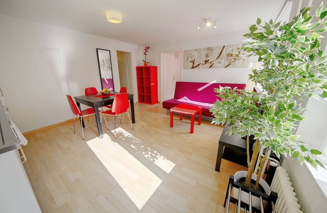 ZH Raffael - Stauffacher HITrental Apartment