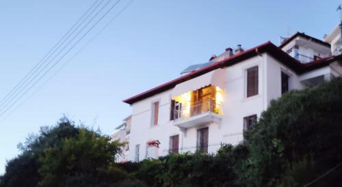 Kastoria House | Κομψό & πολυτελές νεοκλασικό στο κέντρο της πόλης