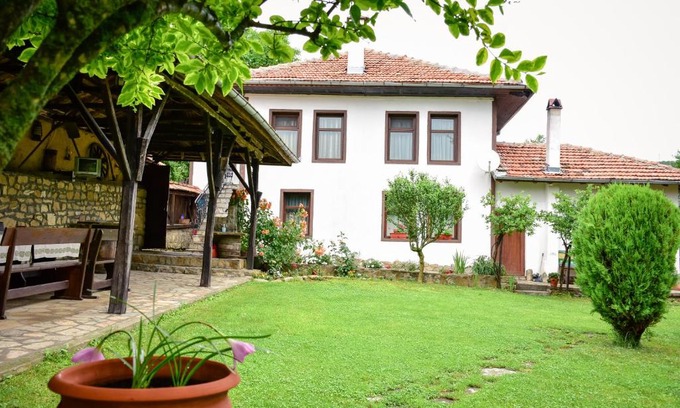 Elena House | Дядо Петковата Къща