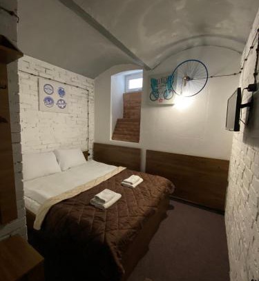 Lviv Hotel | Лісапед на Зустрічній