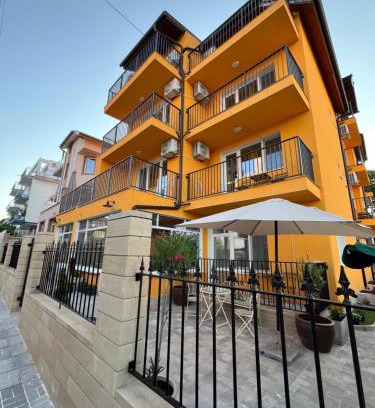 Akhtopol Hotel | Семеен хотел Brizo