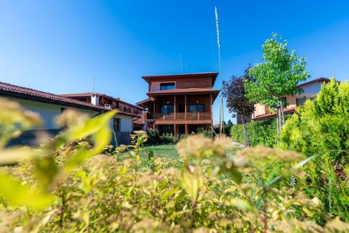 Raduil House | Фамилия 1