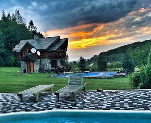 Vyzhnytsya Ski Chalet | Хутір Стаєчне