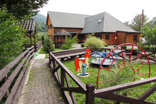 Yasinya Hotel | Шале На бе́резі