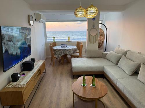 Haifa Apartment | הבית היווני על הים Greek House