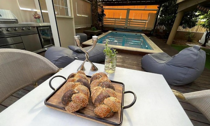 Hadera Cabin | צימר מתחם בילוי