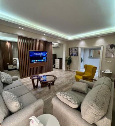 Al Wurud Ski Chalet | شالية مودرن ومسبح تدفئة