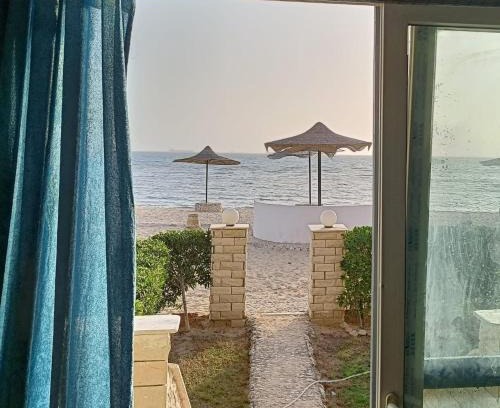 Ras Sudar Apartment | شاليه سياحي مكيف صف أول علي البحر مباشره ومكيف وبحديقه خاصه