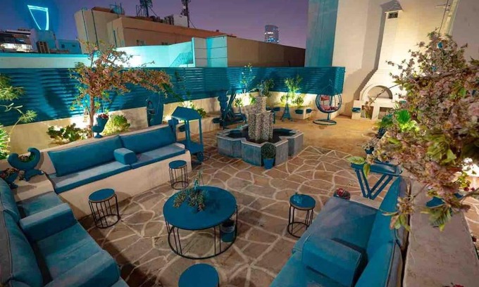 Al Wurud Apartment | شقة علوية بجلسة خارجية مطله على برج المملكة