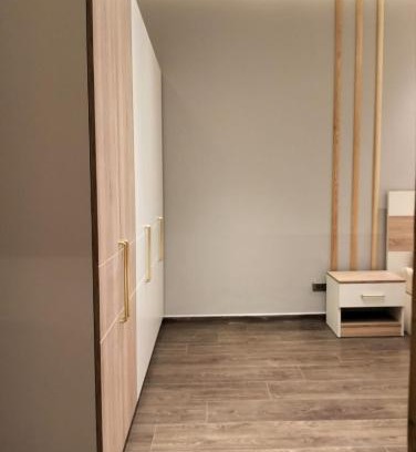 Al Duqqi Apartment | شقه فندقيه