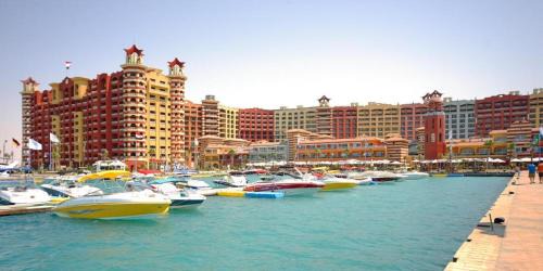 Al Alamayn Hotel | فندق ريزورت اند سيا العالمين