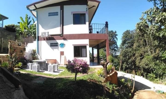 Mae Fa Luang House | หลับสบายที่ดอยตุง Zuh meh ja Home lodge