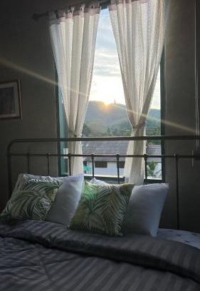 Mae Chedi Hotel | โรงแรมมีวาสนา - Me Vadsana Hotel
