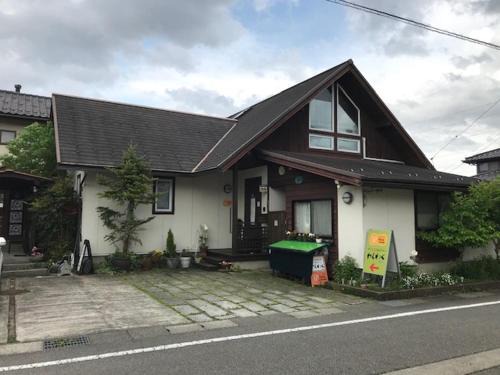 Toyama House | ヨーコのお宿 わくわく