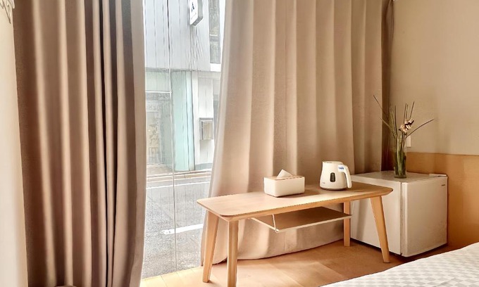 Yushima Hotel | 东京上野超级中心 设计师房间Yaob 上野公园3分钟 车站1分钟 超级繁华 免费wifi 戴森吹风