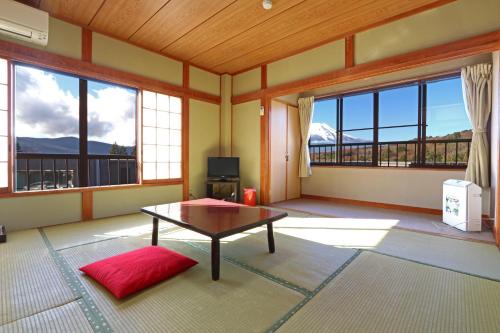Yamanakako Hotel | 山中湖ハイツ