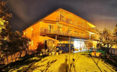 Dongshi District House | 星光山悦景觀民宿