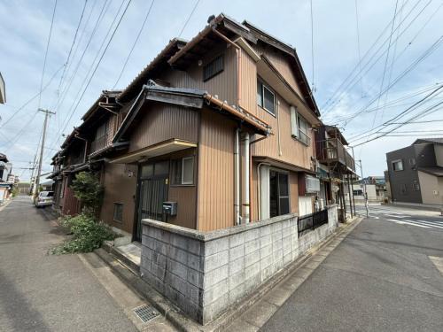 Kuwana Apartment | 桑名のお宿赤須賀 ナガシマスパーランド近郊一軒家