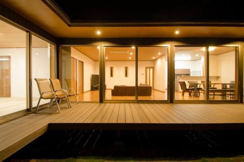 Shima Villa | 森の空気を感じる宿泊 露天風呂 Wi-Fi 最大20名様