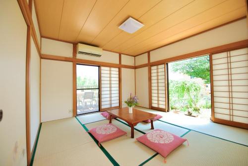 Nagawa Villa | 海の小石