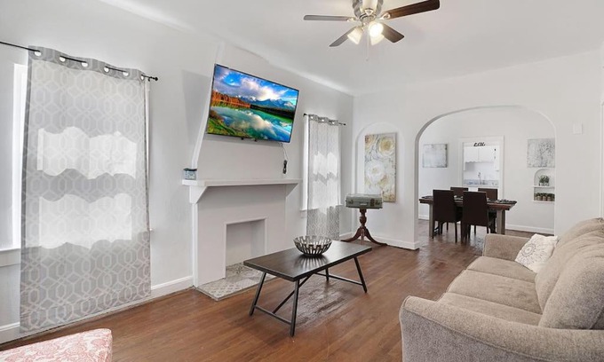 El Paso House | 007 themed airbnb Yes 5 min FORT BLISS