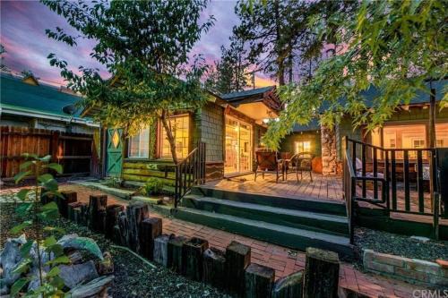 The Village House | 086 - The Village Cottage Oasis - Meredith Lodging