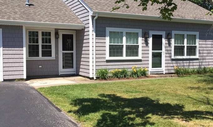 Eastward Look House | 1/2 mile to the beach, open floor plan,4bed/2bath home!