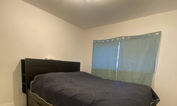 West Little River House | 1 Bed-Room Miami
