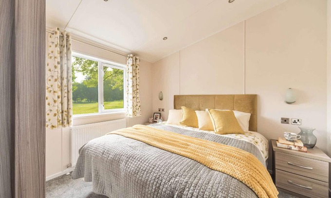 Newton Stewart Ski Chalet | 1 bedroom accommodation in Glenluce, Newton Stewart