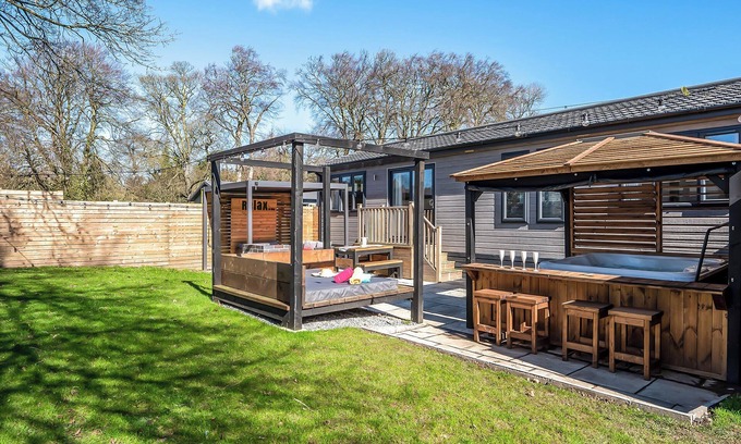 Raywell Ski Chalet | 1 bedroom accommodation in Raywell, Beverley