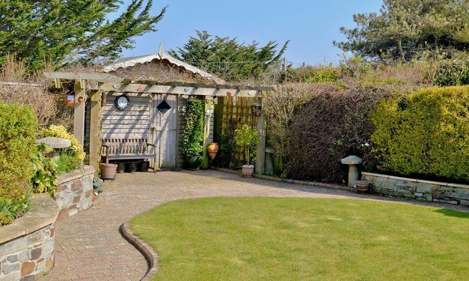 Holywell Cottage | 1 bedroom accommodation in Holywell Bay, near Newquay