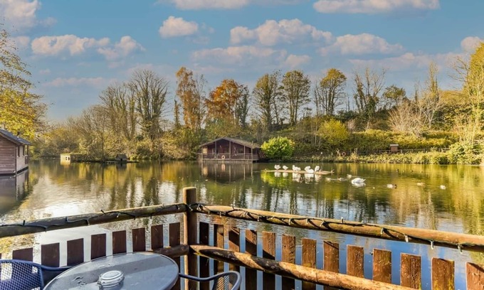 Caerwys Ski Chalet | 1 bedroom accommodation in Caerwys, Flintshire