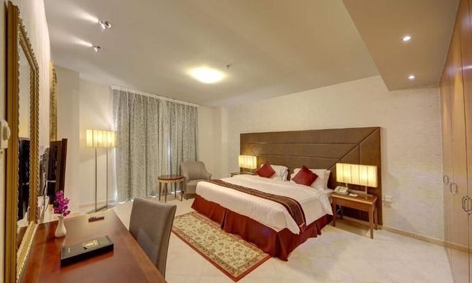 Al Mankhool House | 1 Bedroom Apartment Near Day To Day Al Karama