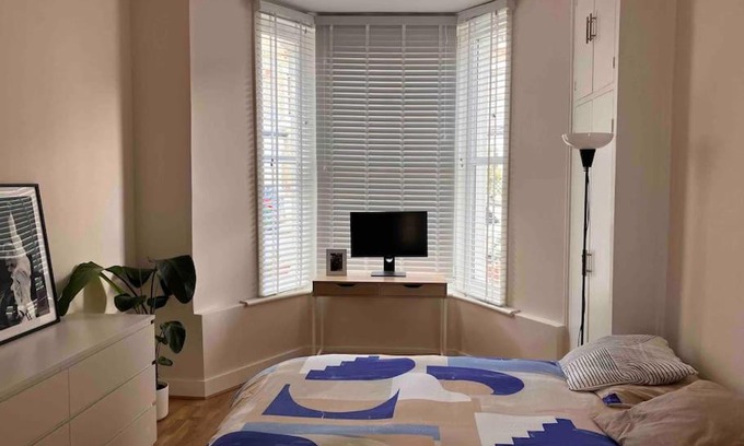 Finsbury Park Apartment | 1 Bedroom flat with garden