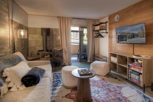 Purgatory House | 1 BR Angelhaus 109