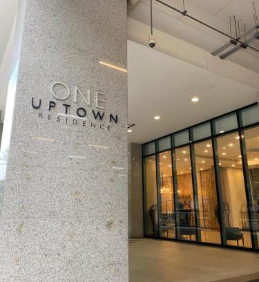 Bonifacio Global City Apartment | 1 BR Uptown BGC across Uptown Mall