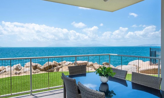 Nelly Bay Apartment | 1 Bright Point Apartment 4105